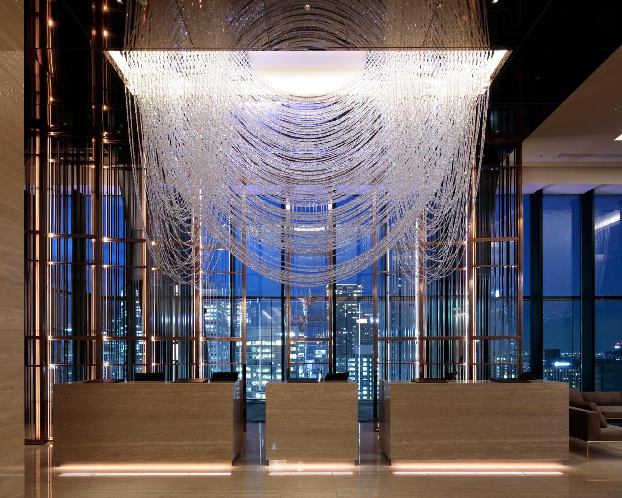 Candeo Hotels Osaka The Tower Екстериор снимка The 10000-crystal chandelier at the lobby