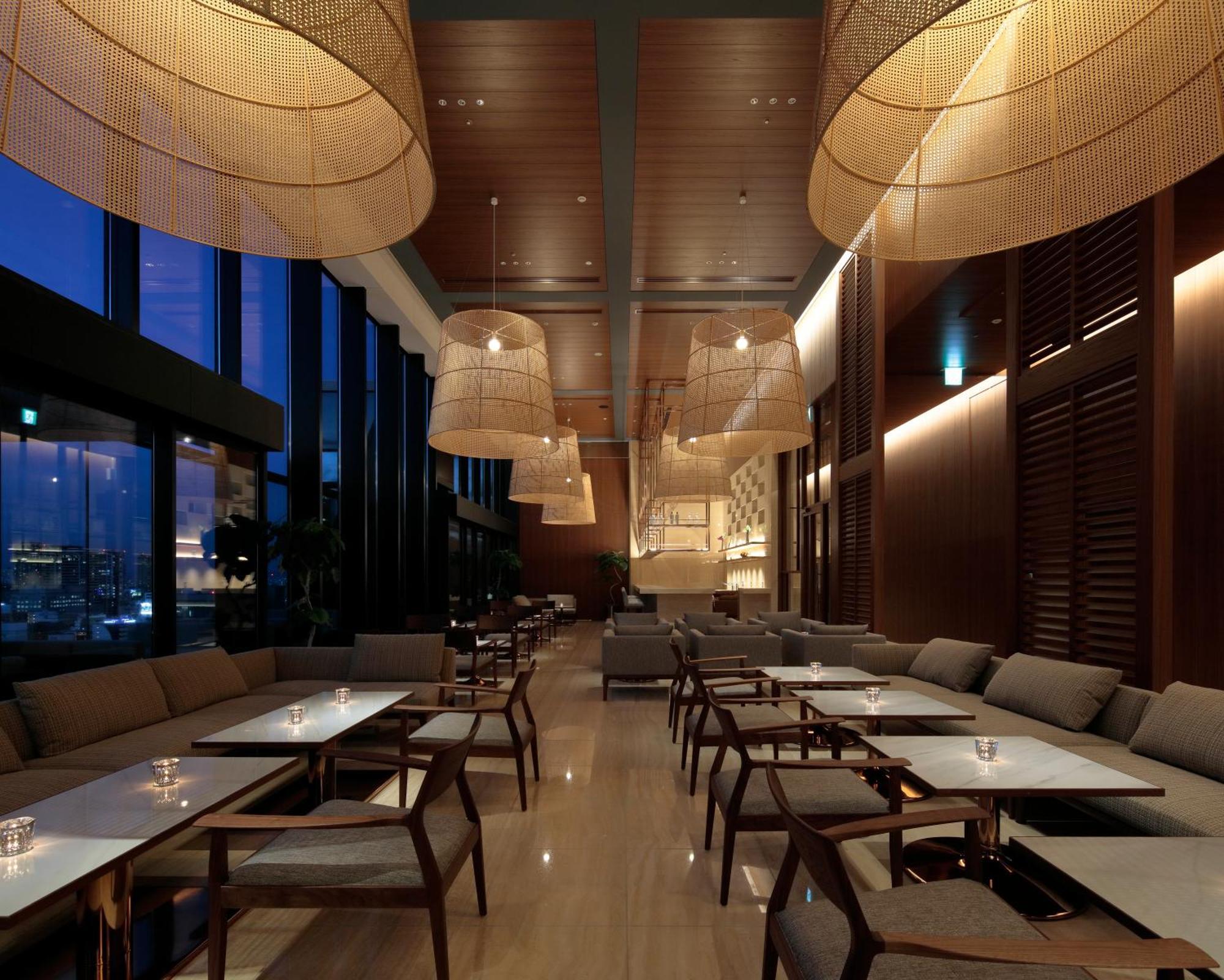 Candeo Hotels Osaka The Tower Екстериор снимка The lounge at the airport