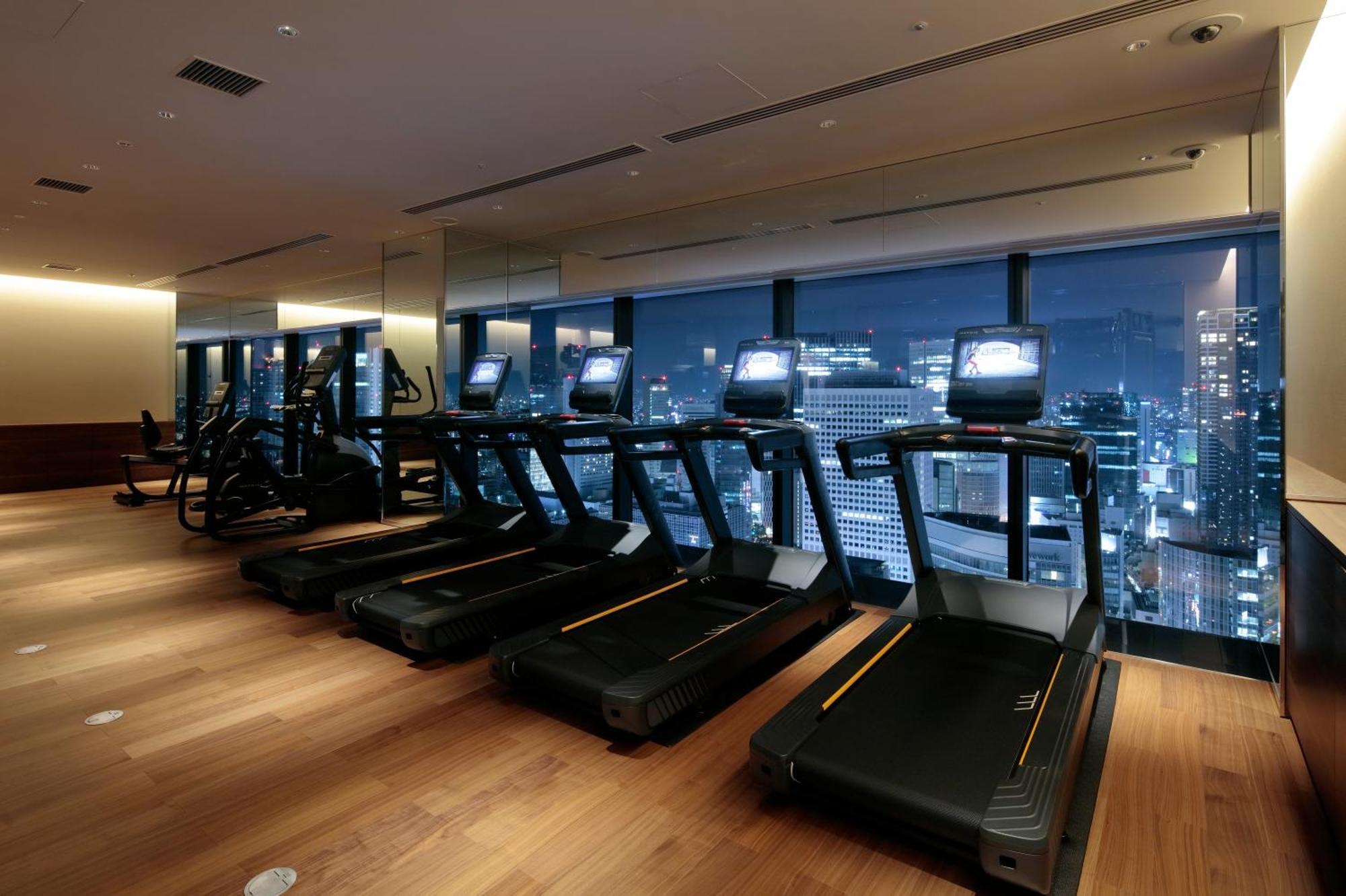 Candeo Hotels Osaka The Tower Екстериор снимка The gym at the 39th floor