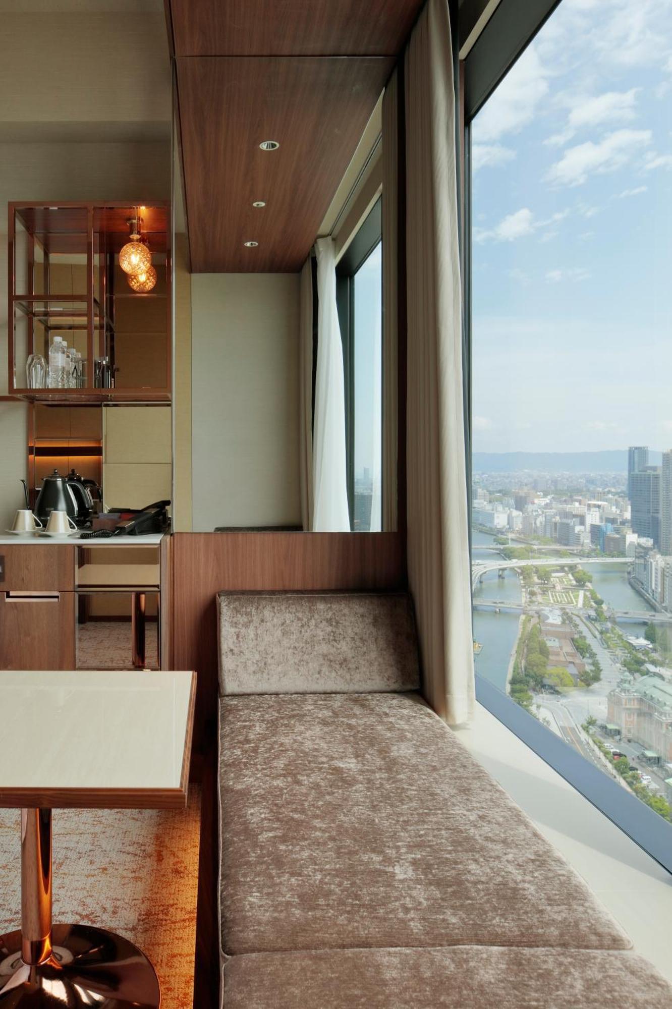 Candeo Hotels Osaka The Tower Екстериор снимка A view of the River Rhine from the hotel