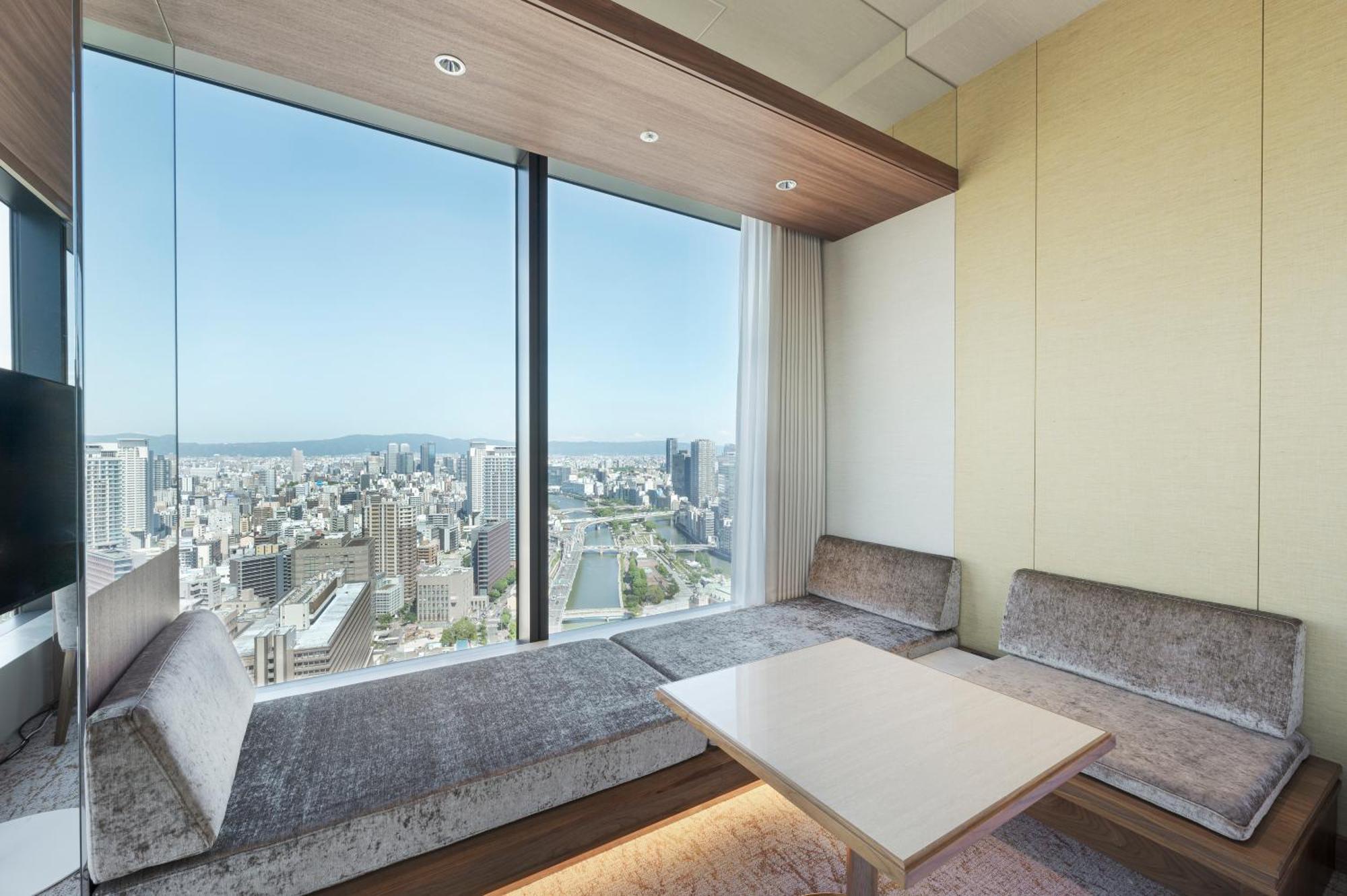 Candeo Hotels Osaka The Tower Екстериор снимка A room at the hotel
