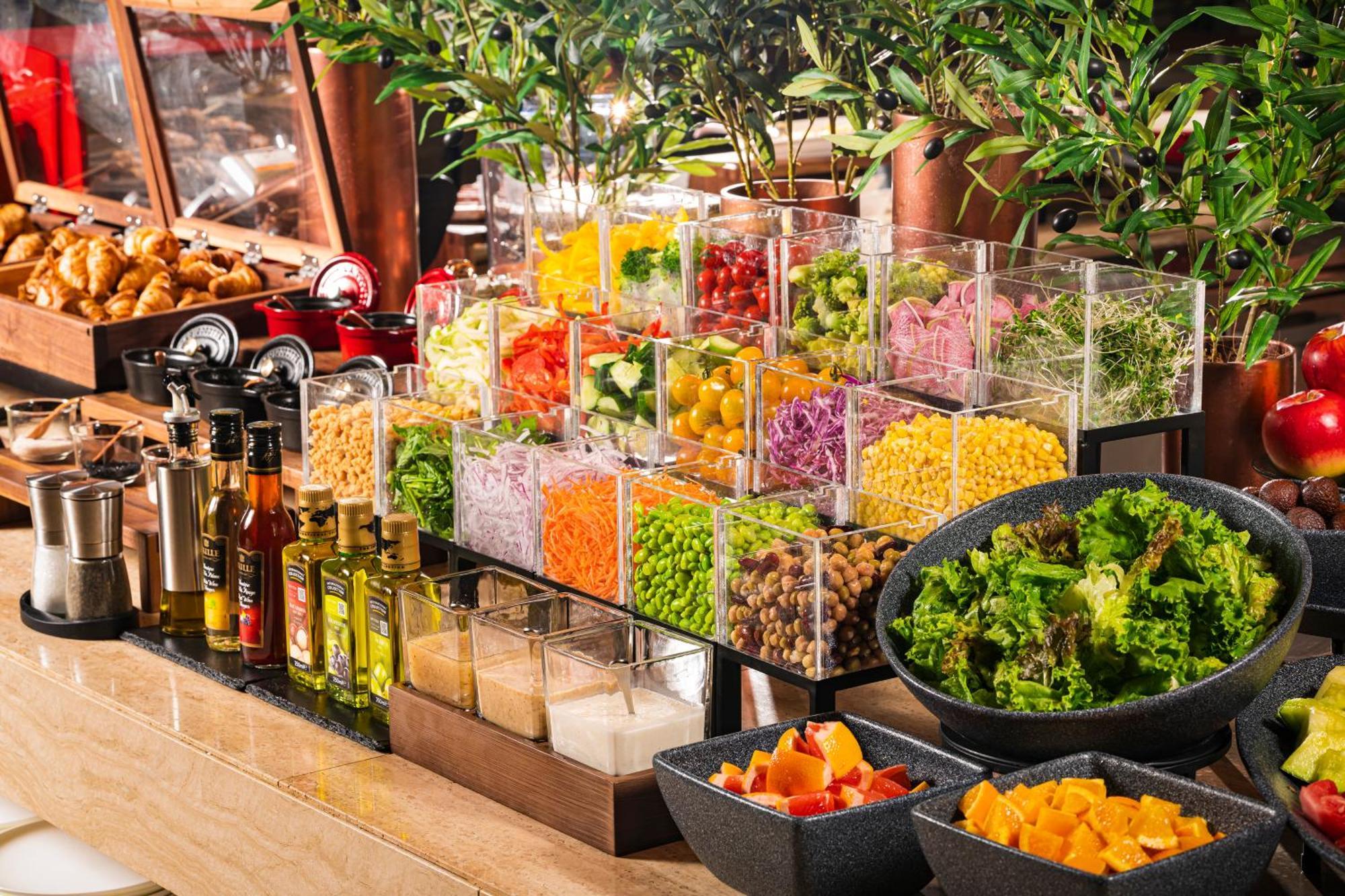 Candeo Hotels Osaka The Tower Екстериор снимка A salad bar