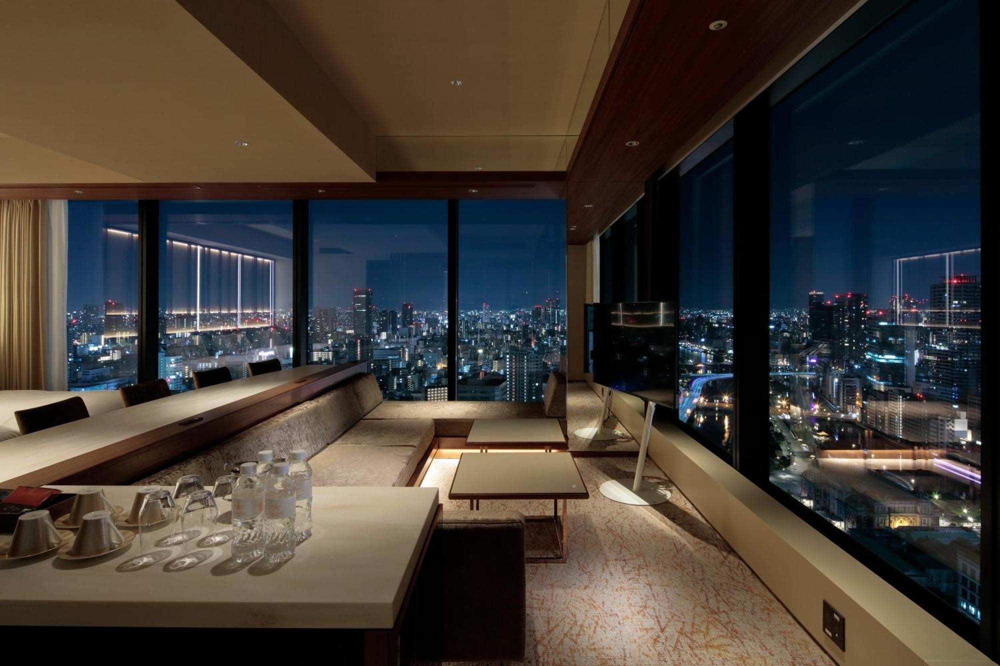 Candeo Hotels Osaka The Tower Екстериор снимка